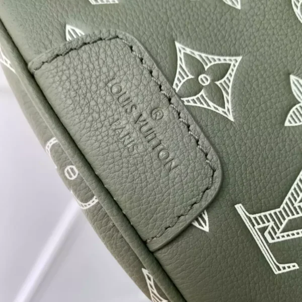 Louis Vuitton Discovery PM Bumbag - LCP016