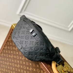 Louis Vuitton Discovery PM Bumbag - LCP017