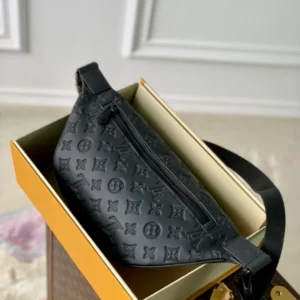 Louis Vuitton Discovery PM Bumbag - LCP017