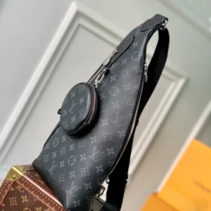 Louis Vuitton Duo Slingbag - LCP024