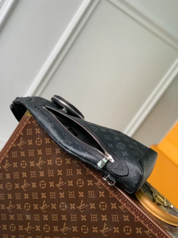 Louis Vuitton Duo Slingbag - LCP024