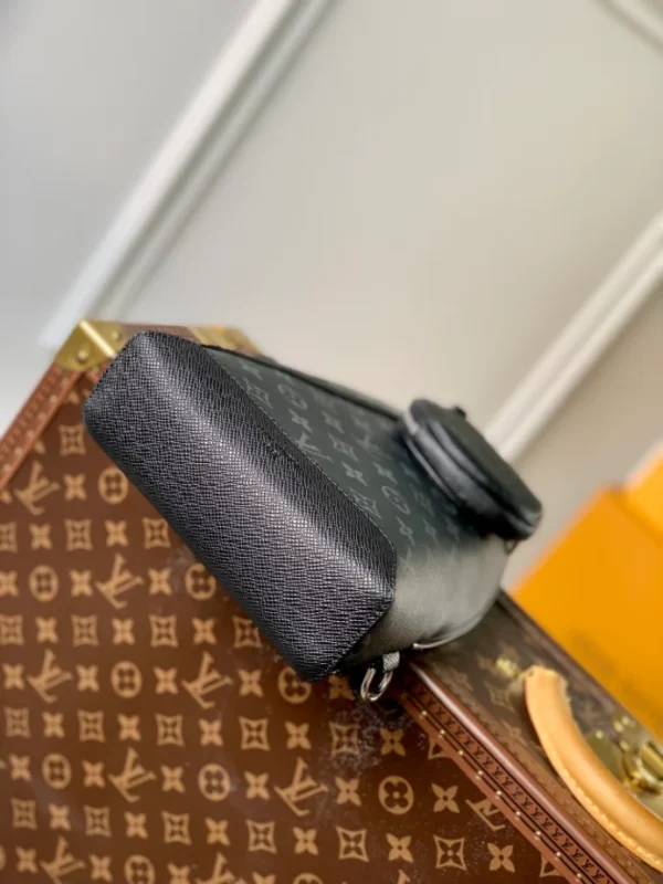 Louis Vuitton Duo Slingbag - LCP024
