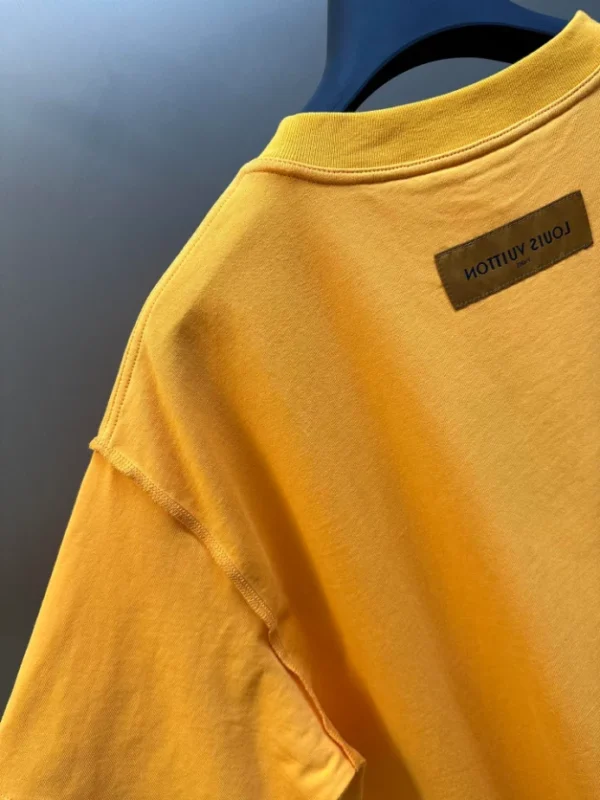 Louis Vuitton Embossed LV T-Shirt - LT116