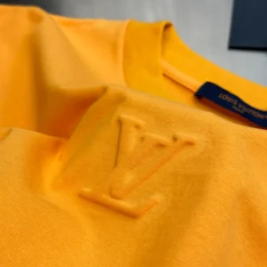 Louis Vuitton Embossed LV T-Shirt - LT116