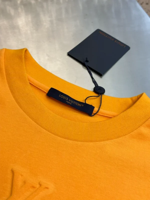 Louis Vuitton Embossed LV T-Shirt - LT116
