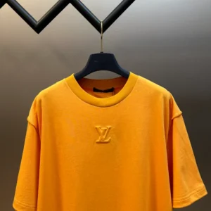 Louis Vuitton Embossed LV T-Shirt - LT116