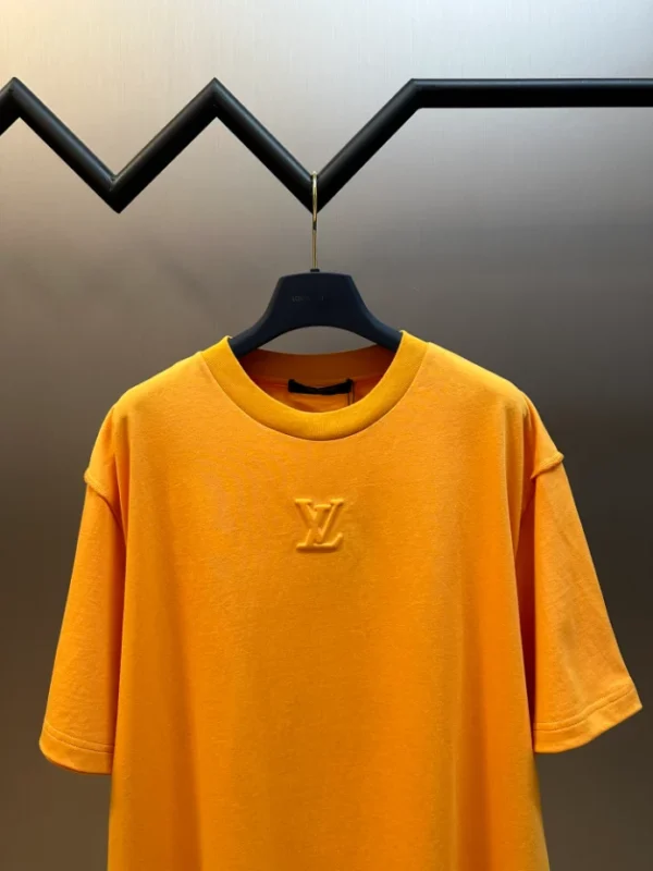 Louis Vuitton Embossed LV T-Shirt - LT116