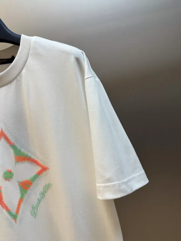 Louis Vuitton Monogram Flower 3D Gradient Print T-Shirt - LT109