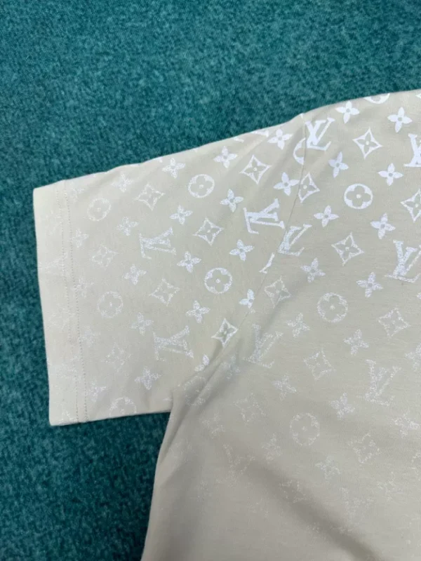 Louis Vuitton Monogram Gradient T-Shirt - LT121