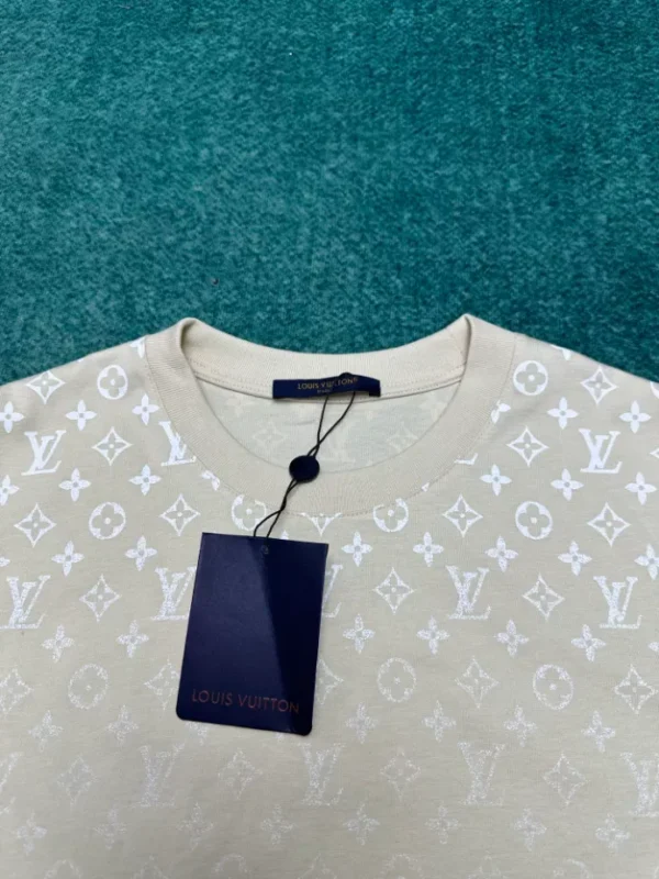 Louis Vuitton Monogram Gradient T-Shirt - LT121