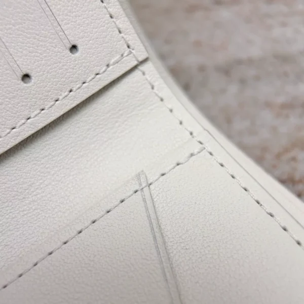 Louis Vuitton Multiple Wallet - LW19