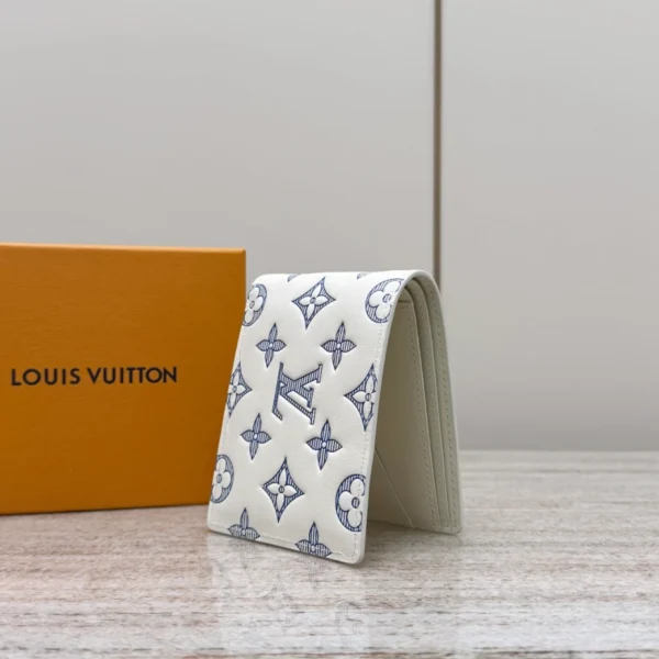 Louis Vuitton Multiple Wallet - LW19