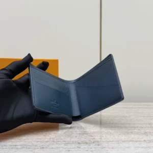 Louis Vuitton Multiple Wallet - LW20