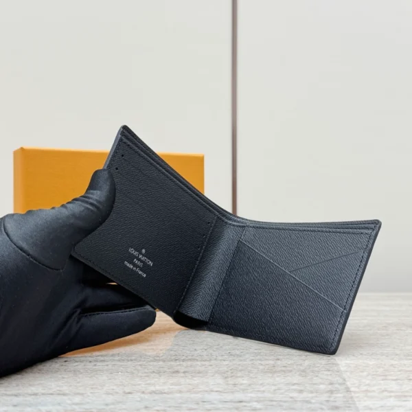 Louis Vuitton Multiple Wallet - LW22