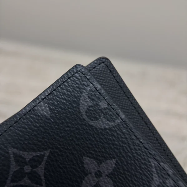 Louis Vuitton Multiple Wallet - LW22