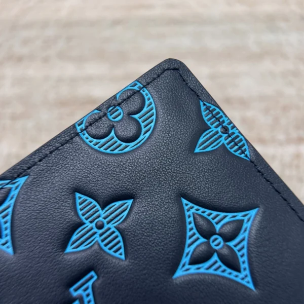 Louis Vuitton Multiple Wallet - LW23
