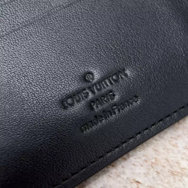Louis Vuitton Multiple Wallet - LW25