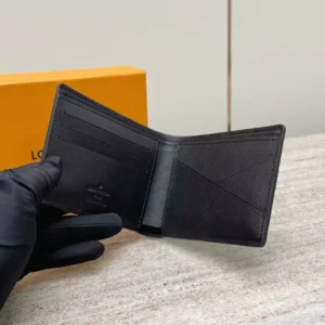 Louis Vuitton Multiple Wallet - LW25
