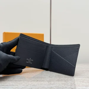 Louis Vuitton Multiple Wallet - LW28