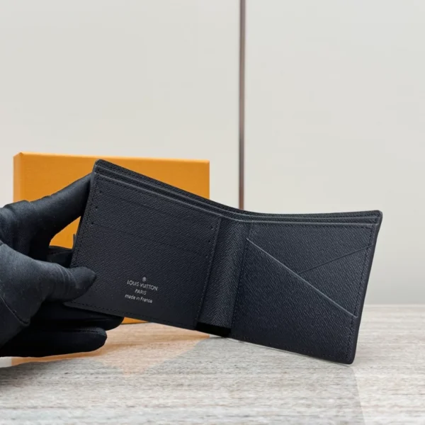 Louis Vuitton Multiple Wallet - LW28
