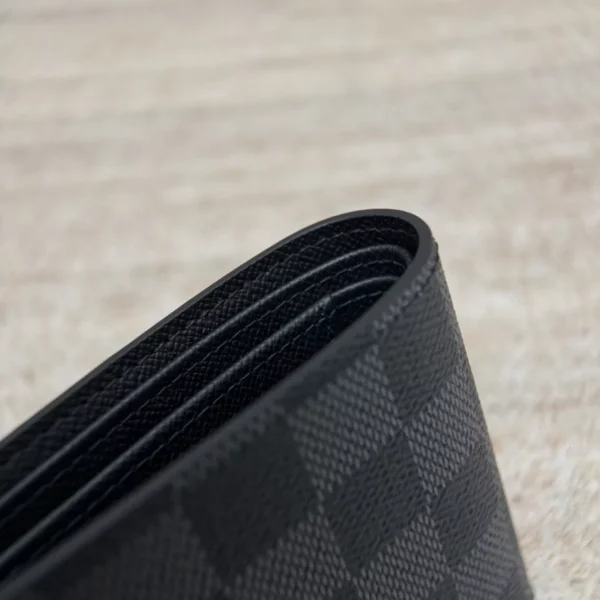 Louis Vuitton Multiple Wallet - LW28