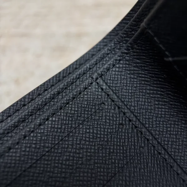 Louis Vuitton Multiple Wallet - LW28