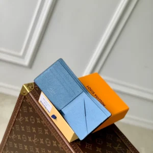 Louis Vuitton Multiple Wallet - LW29