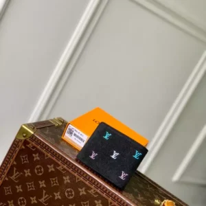 Louis Vuitton Multiple Wallet - LW39