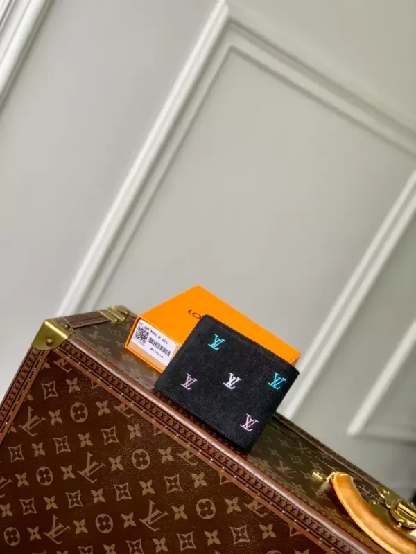 Louis Vuitton Multiple Wallet - LW39