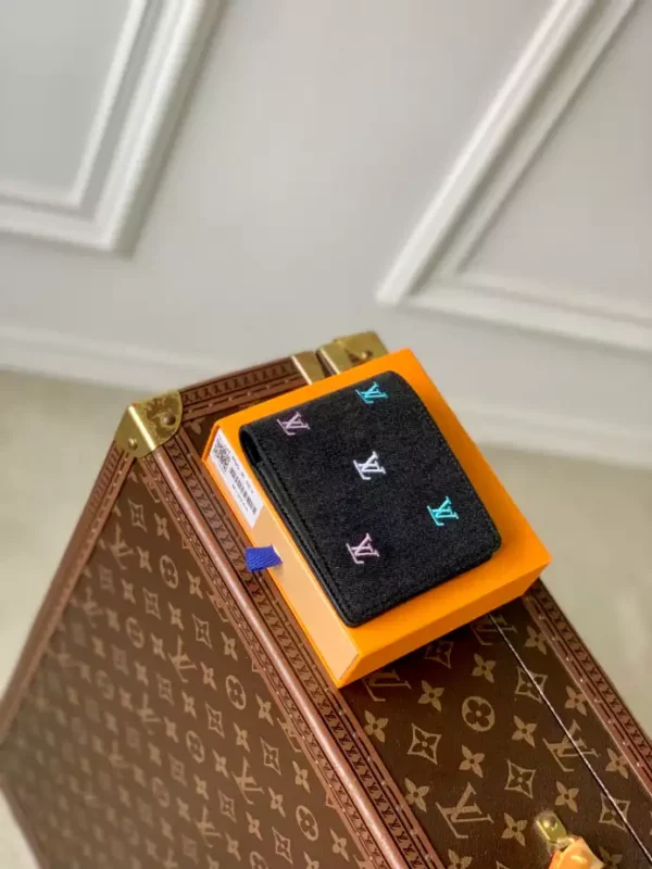 Louis Vuitton Multiple Wallet - LW39
