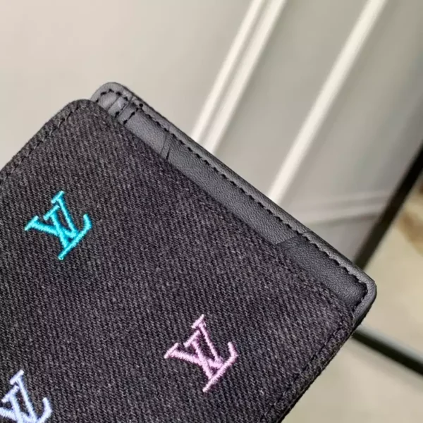 Louis Vuitton Multiple Wallet - LW39