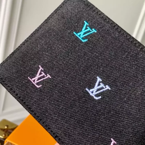 Louis Vuitton Multiple Wallet - LW39