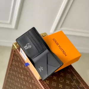 Louis Vuitton Multiple Wallet - LW39