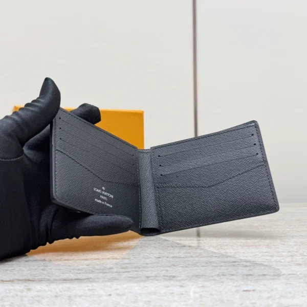 Louis Vuitton Slender Wallet - LW30