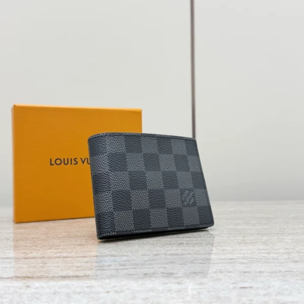 Louis Vuitton Slender Wallet - LW30
