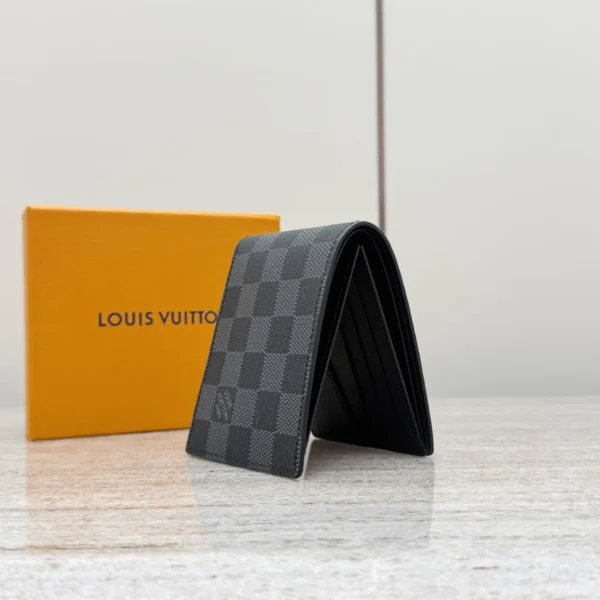 Louis Vuitton Slender Wallet - LW30