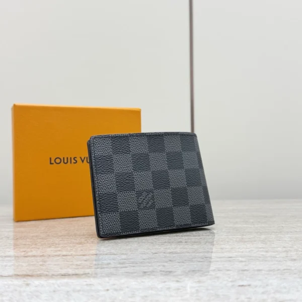 Louis Vuitton Slender Wallet - LW30