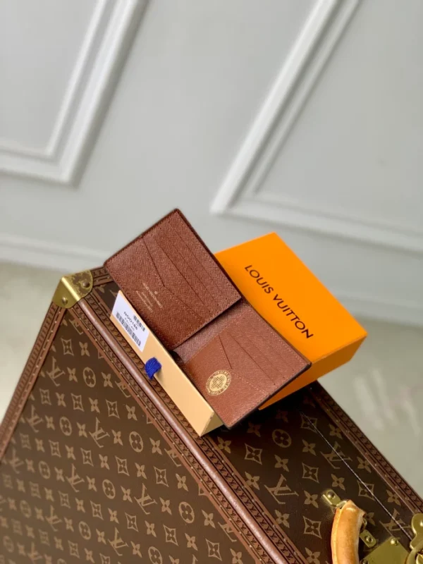 Louis Vuitton Slender Wallet - LW34