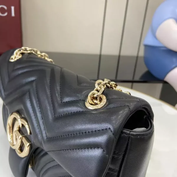 GG Marmont Medium Shoulder Bag - GH47