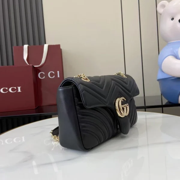 GG Marmont Medium Shoulder Bag - GH47
