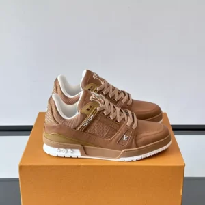 Louis Vuitton Trainer Sneaker - LS296