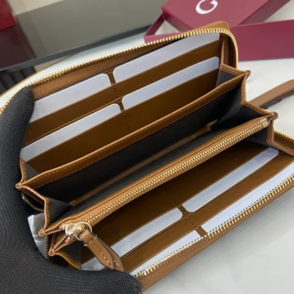 GG Emblem Zip Around Wallet - GW30