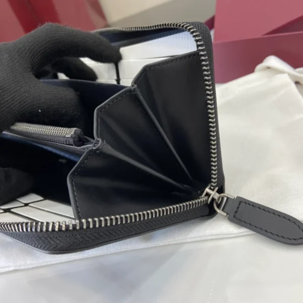 GG Emblem Zip Around Wallet - GW33