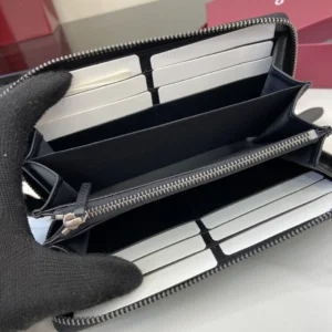 GG Emblem Zip Around Wallet - GW33