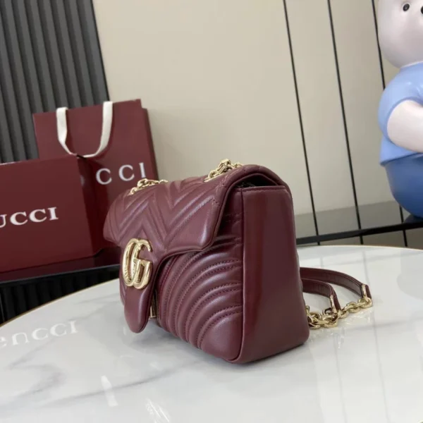 GG Marmont Medium Shoulder Bag - GH44