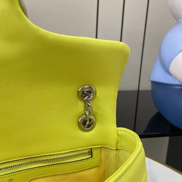 GG Marmont Medium Shoulder Bag - GH46