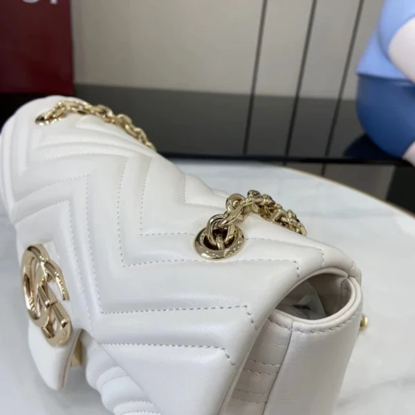 GG Marmont Medium Shoulder Bag - GH48