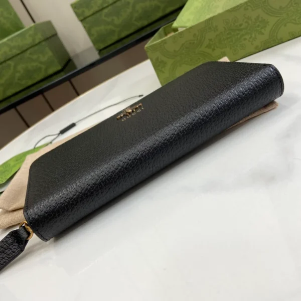 Gucci Animalier Leather Zip Around Wallet - GW31