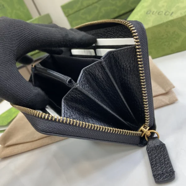 Gucci Animalier Leather Zip Around Wallet - GW31