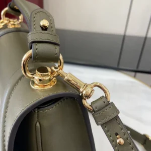 Gucci Blondie Medium Top Handle Bag - GH53